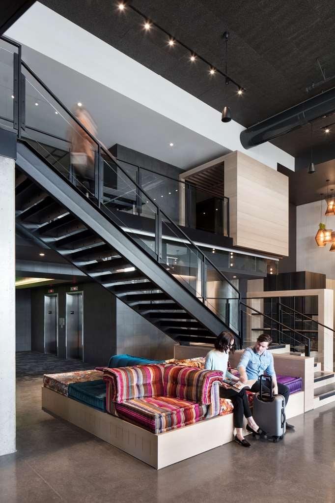 Hôtel Escad  Brossard Interior foto